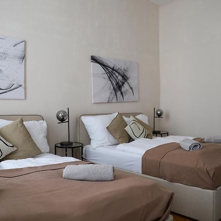 Spacious Apartment, 3 Min To U6 Metro ウィーン エクステリア 写真