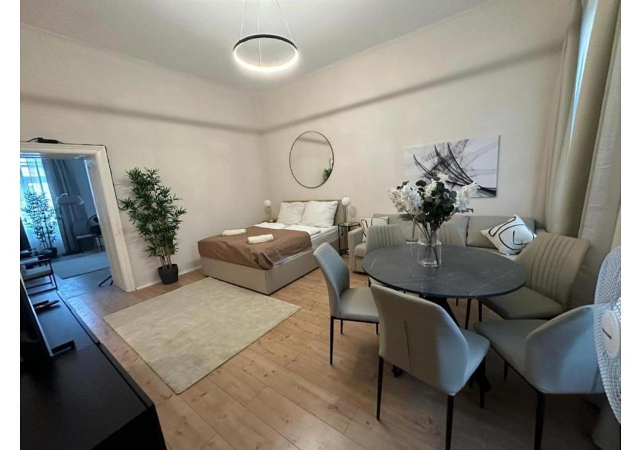 Spacious Apartment, 3 Min To U6 Metro ウィーン エクステリア 写真