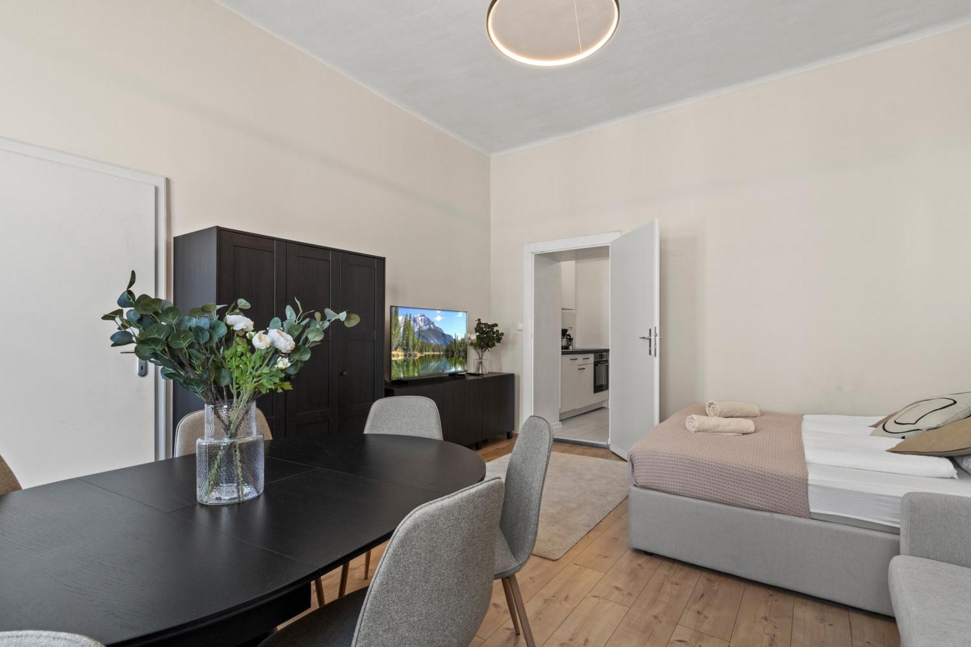 Spacious Apartment, 3 Min To U6 Metro ウィーン エクステリア 写真