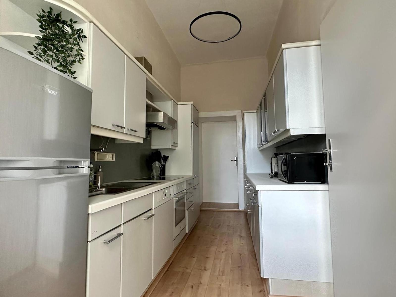 Spacious Apartment, 3 Min To U6 Metro ウィーン エクステリア 写真