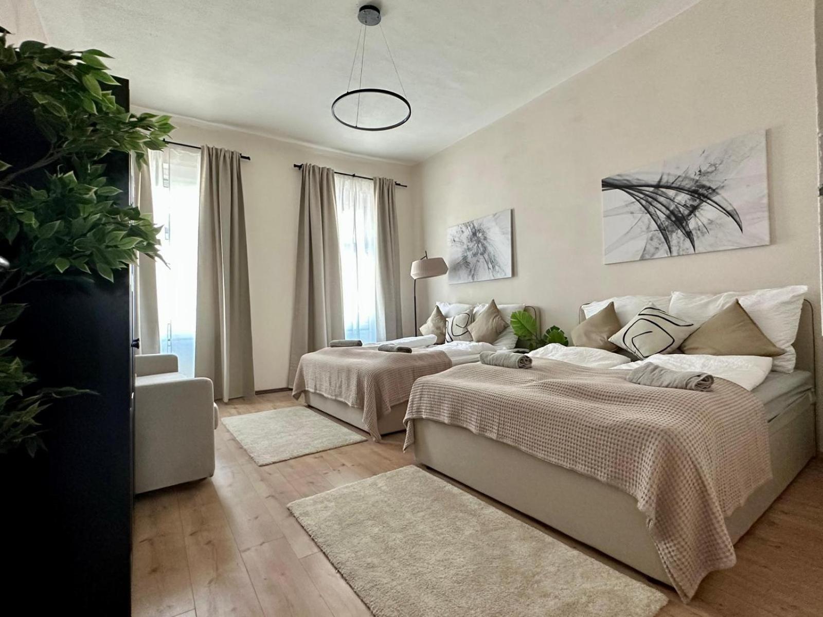 Spacious Apartment, 3 Min To U6 Metro ウィーン エクステリア 写真