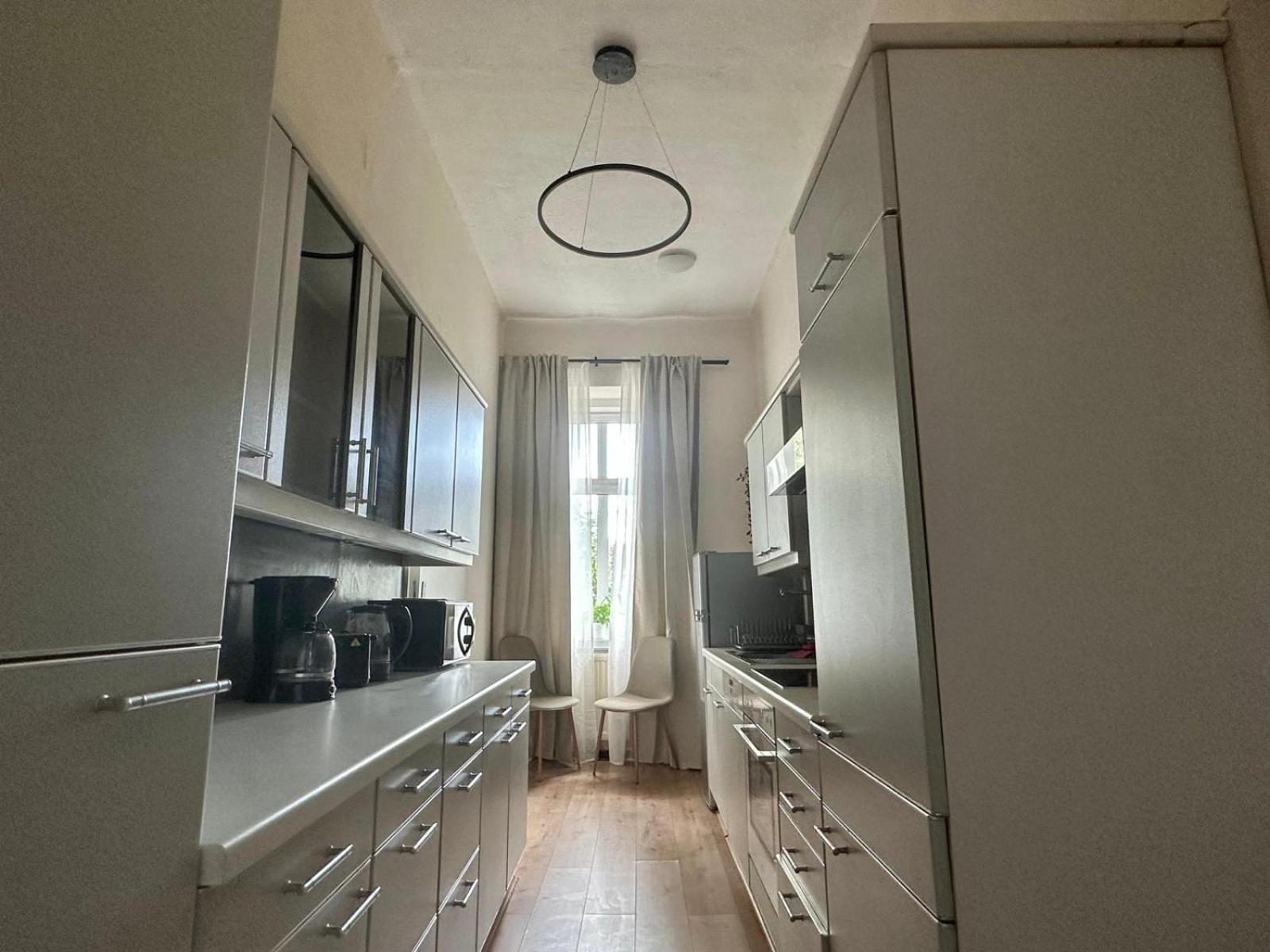 Spacious Apartment, 3 Min To U6 Metro ウィーン エクステリア 写真