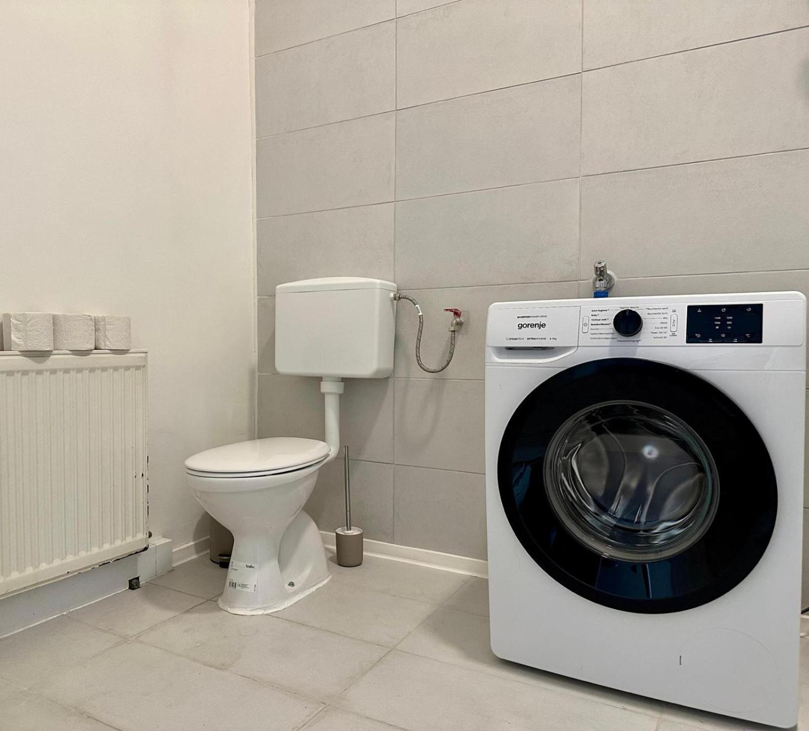 Spacious Apartment, 3 Min To U6 Metro ウィーン エクステリア 写真