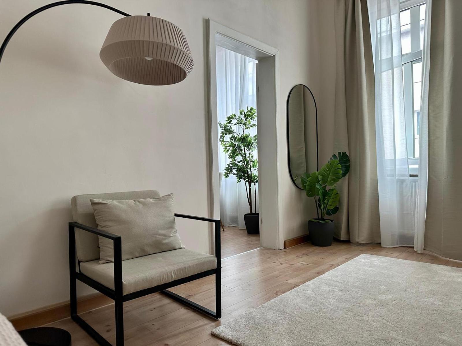 Spacious Apartment, 3 Min To U6 Metro ウィーン エクステリア 写真