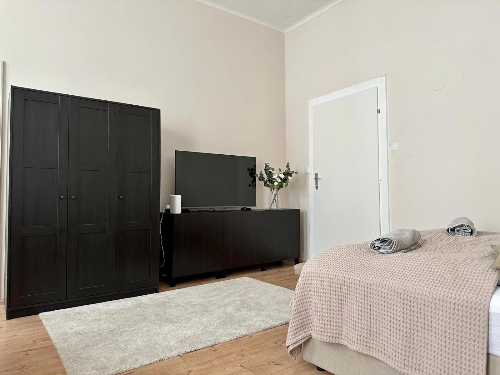 Spacious Apartment, 3 Min To U6 Metro ウィーン エクステリア 写真