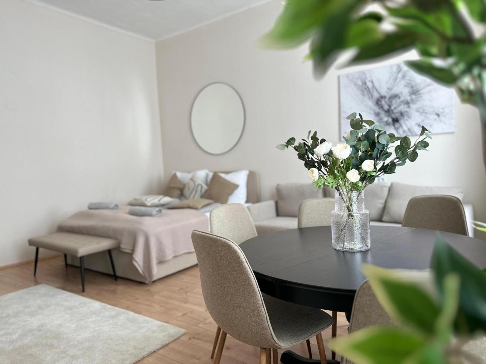 Spacious Apartment, 3 Min To U6 Metro ウィーン エクステリア 写真
