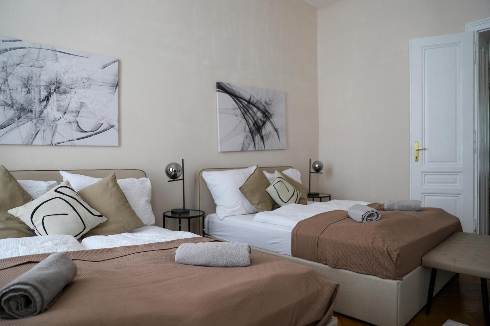 Spacious Apartment, 3 Min To U6 Metro ウィーン エクステリア 写真