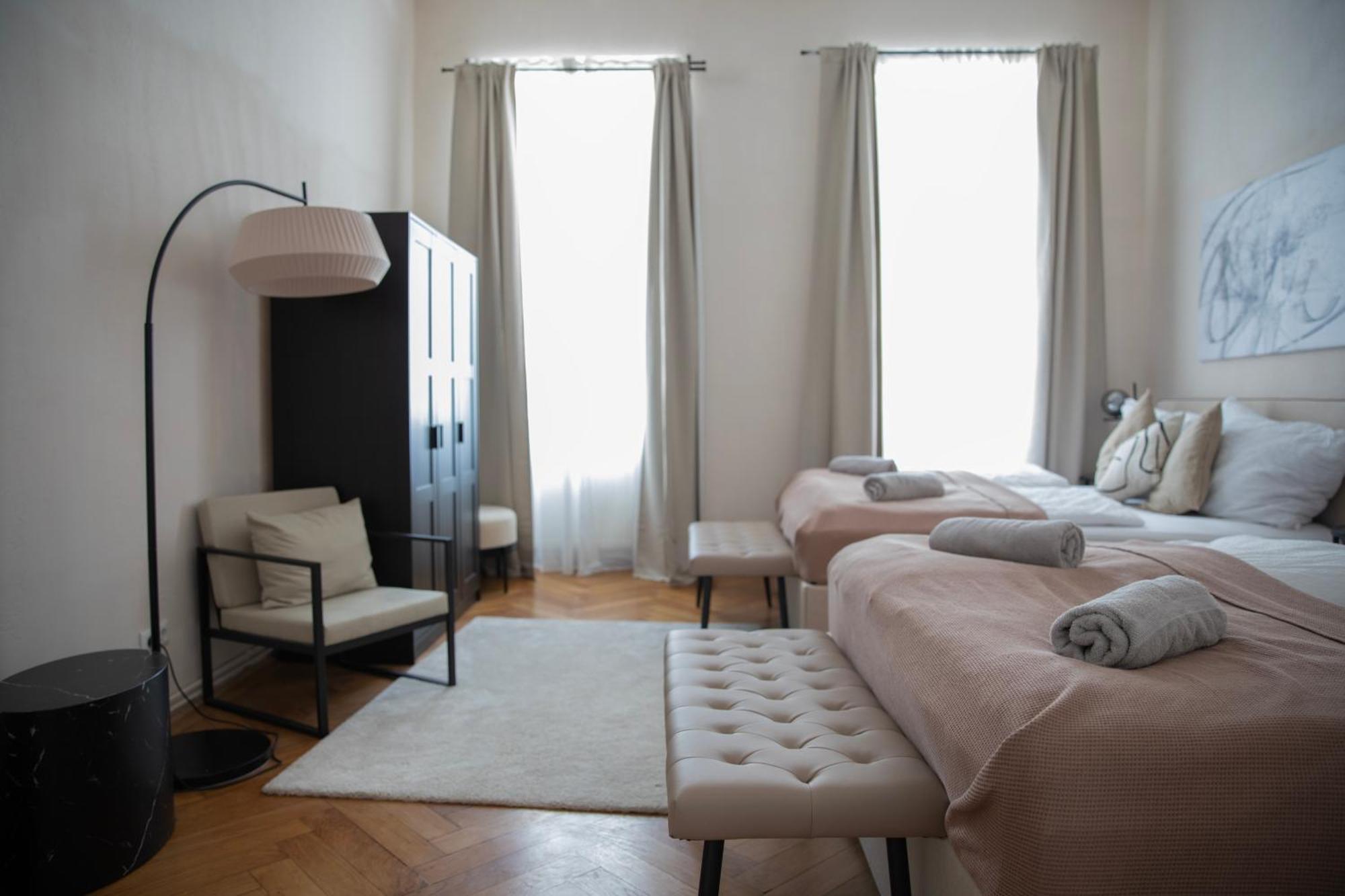 Spacious Apartment, 3 Min To U6 Metro ウィーン エクステリア 写真