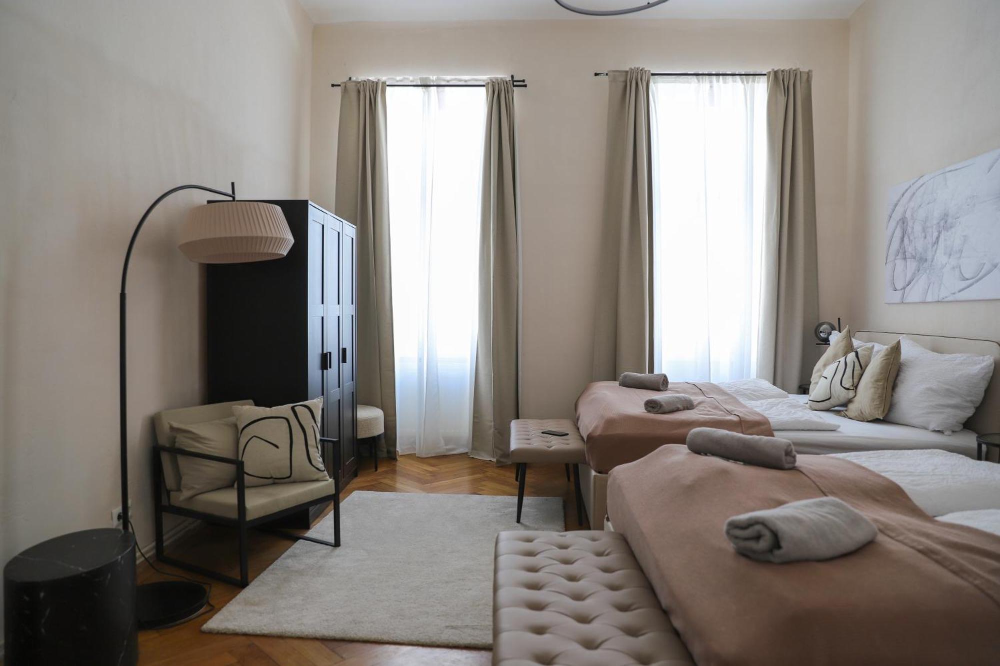 Spacious Apartment, 3 Min To U6 Metro ウィーン エクステリア 写真