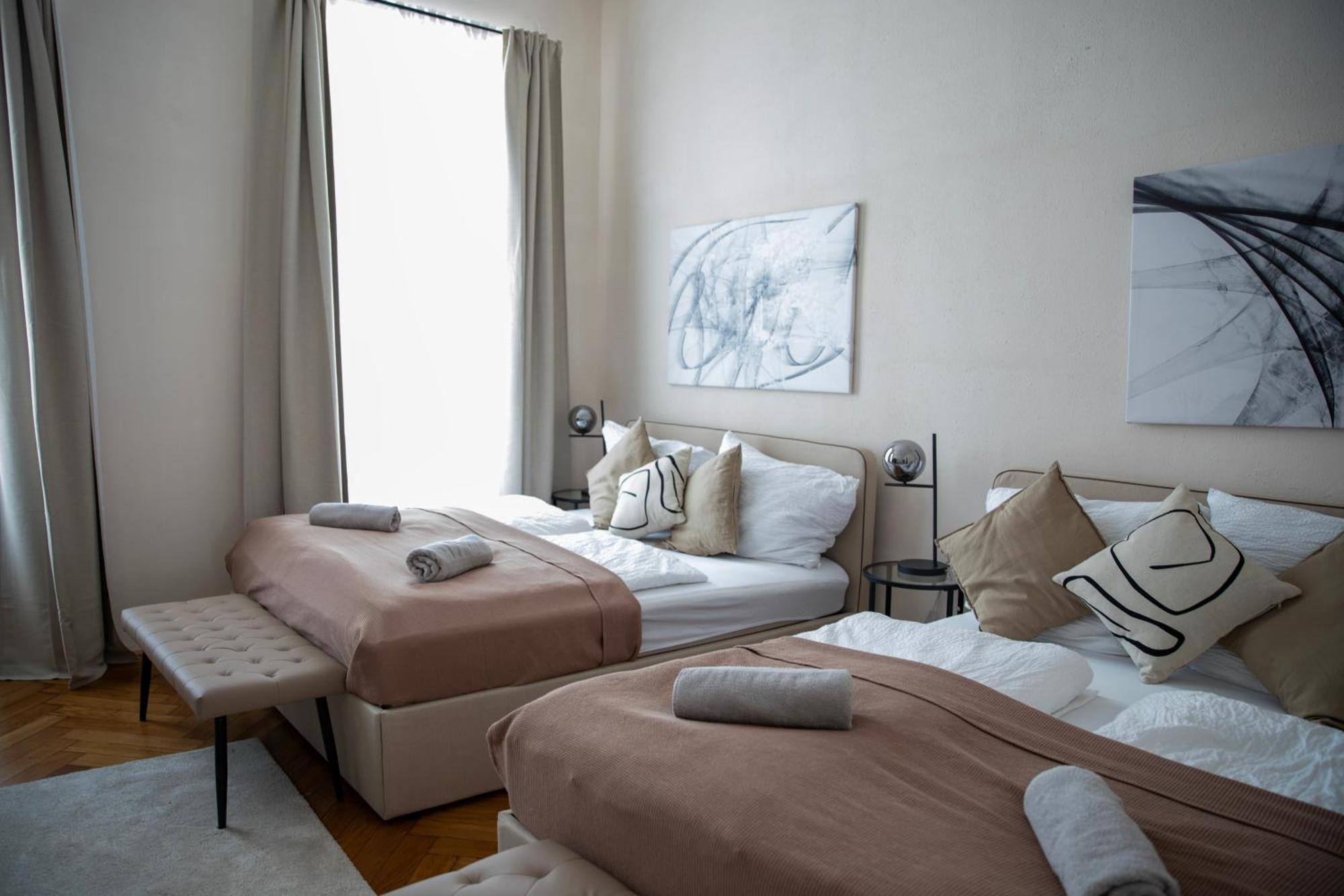 Spacious Apartment, 3 Min To U6 Metro ウィーン エクステリア 写真
