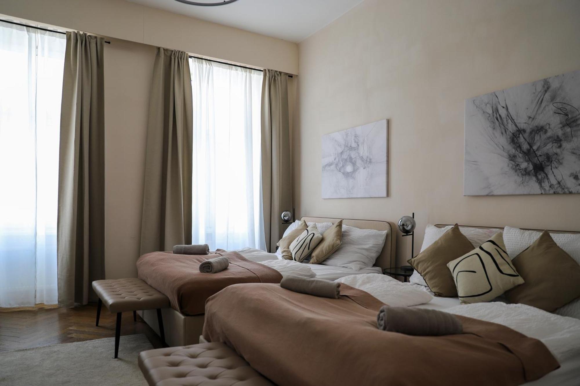 Spacious Apartment, 3 Min To U6 Metro ウィーン エクステリア 写真