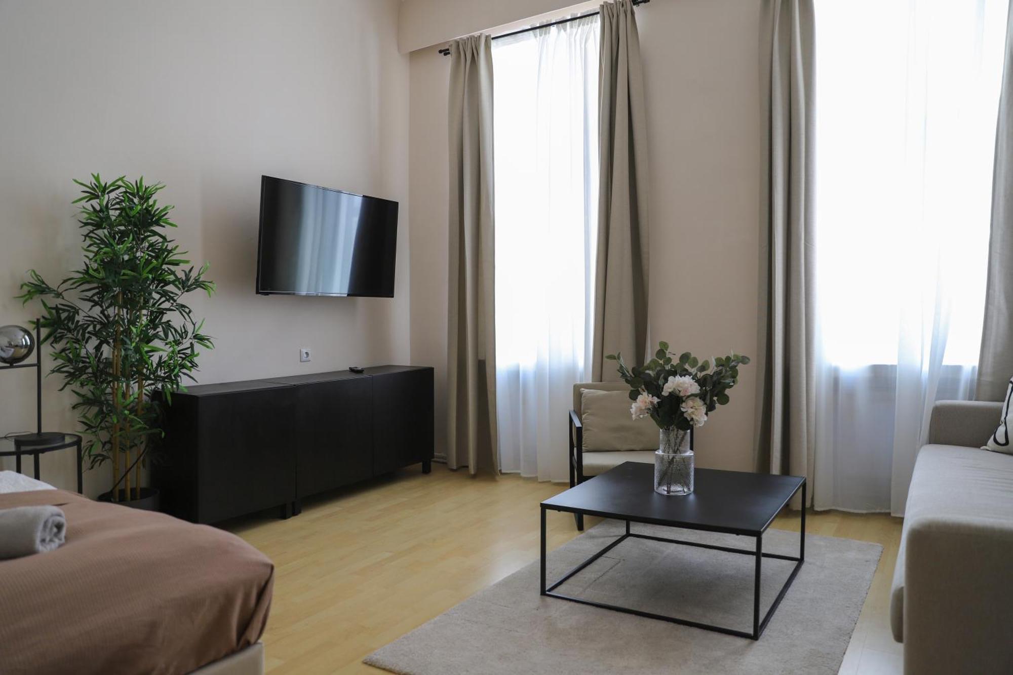 Spacious Apartment, 3 Min To U6 Metro ウィーン エクステリア 写真